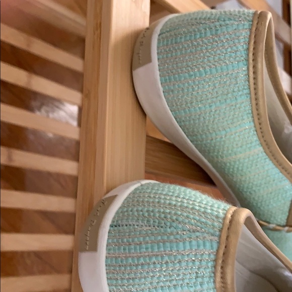 🌸JACK ROGERS 🌸WOMANS SNEAKERS🌸NWOT🌸 - Picture 3 of 4